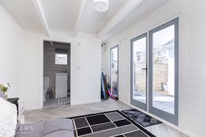 Photo 31- click for photo gallery